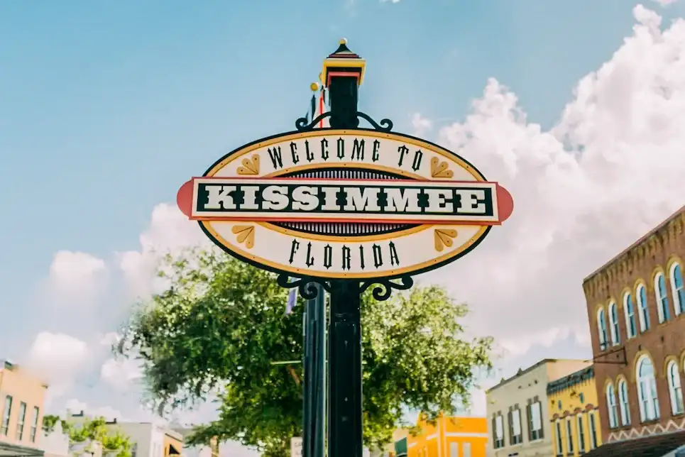 Downtown Kissimmee welcome sign