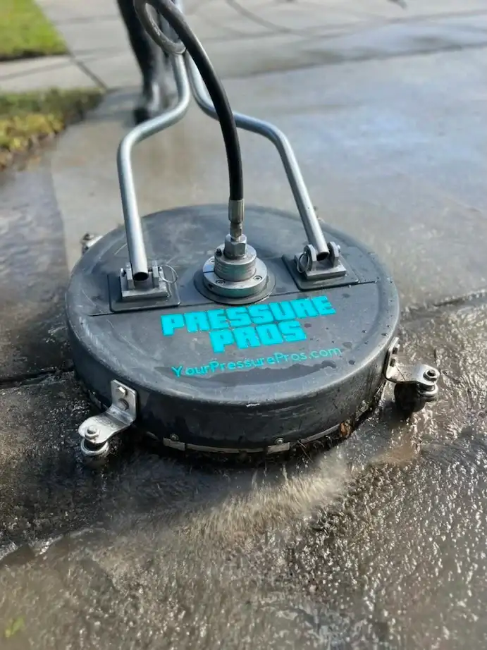 Residential pressure washing service in Orlando