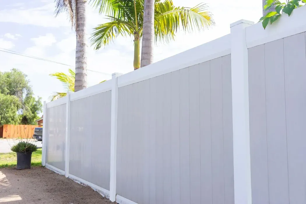 Residential fence cleaning service in Orlando