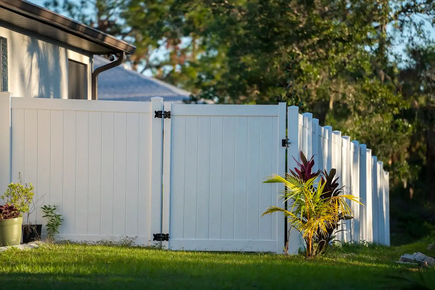 Fence Cleaning service in Orlando by Pressure Pros